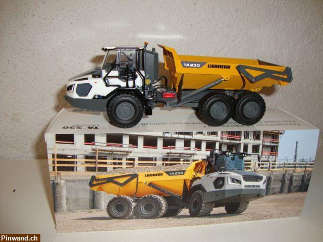 Bild 1: LIEBHERR TA 230 Dumper Modell aus Metall im Masstab 1:50