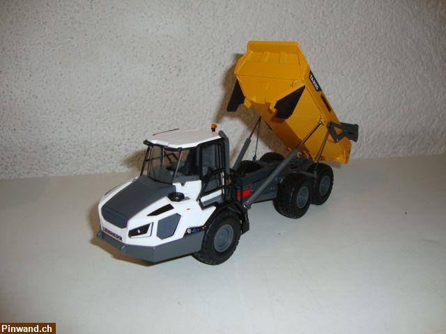 Bild 2: LIEBHERR TA 230 Dumper Modell aus Metall im Masstab 1:50