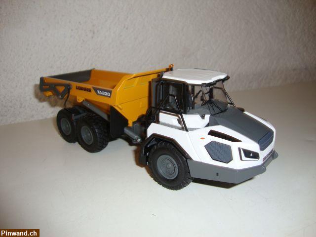 Bild 4: LIEBHERR TA 230 Dumper Modell aus Metall im Masstab 1:50