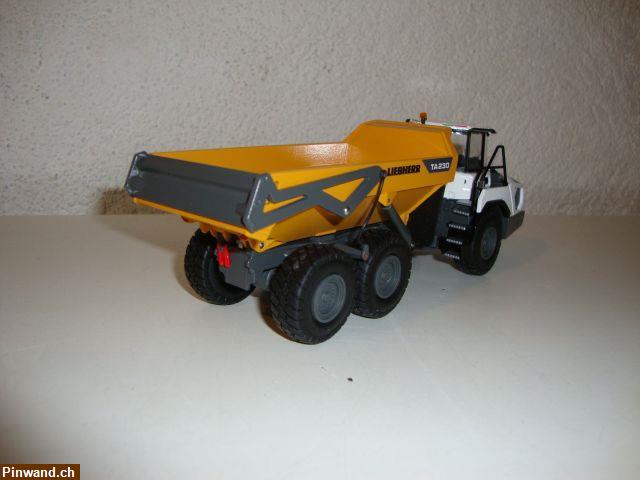 Bild 5: LIEBHERR TA 230 Dumper Modell aus Metall im Masstab 1:50