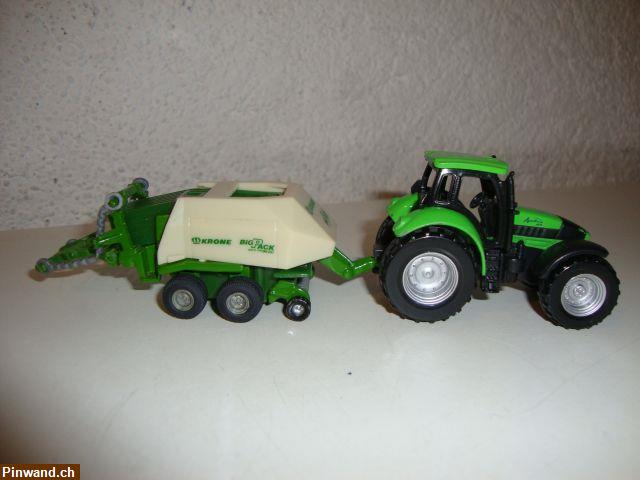 Bild 3: Siku Traktor mit Anhänger zu verkaufen