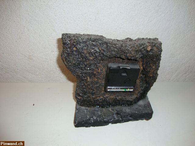 Bild 2: Uhr aus Vulkanstein zu verkaufen