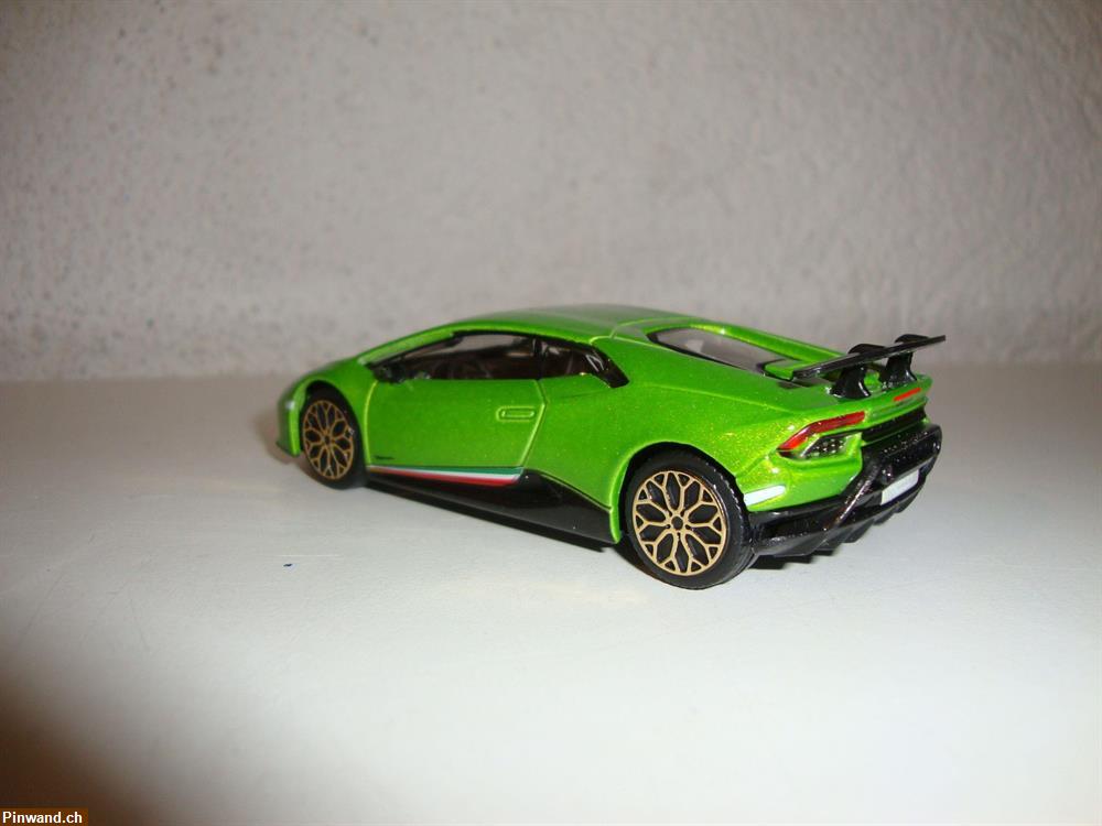 Bild 2: Lamborghini Huracan Performante aus Metall