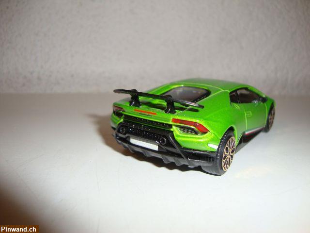 Bild 3: Lamborghini Huracan Performante aus Metall