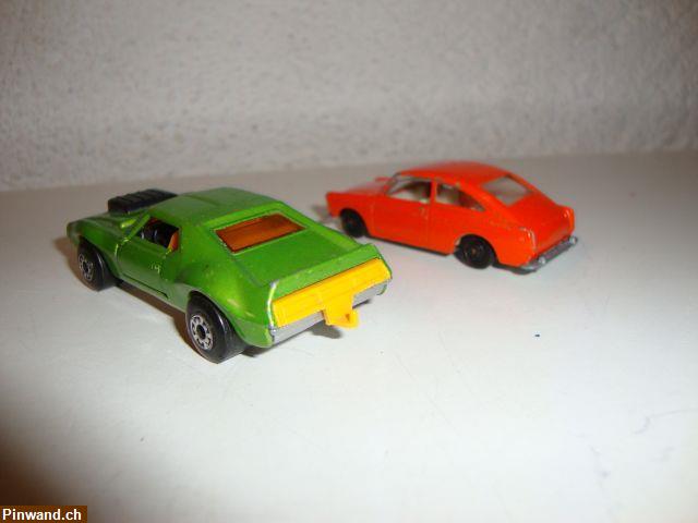 Bild 2: 2 alte Spielzeugautos zu verkaufen