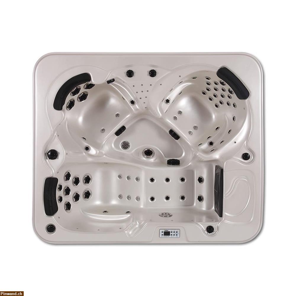 Bild 5: Der Massage-Profi unter den kleinen Whirlpools – Gozo Mini