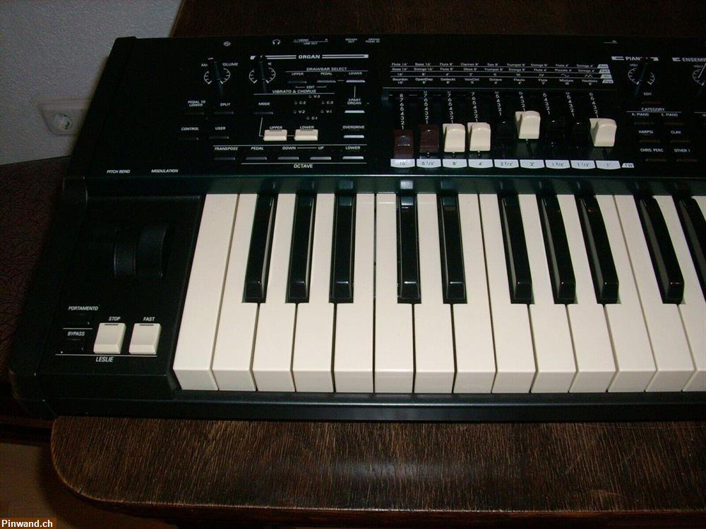 Bild 1: Hammond Sk-Pro 73 Neu Synthesizer