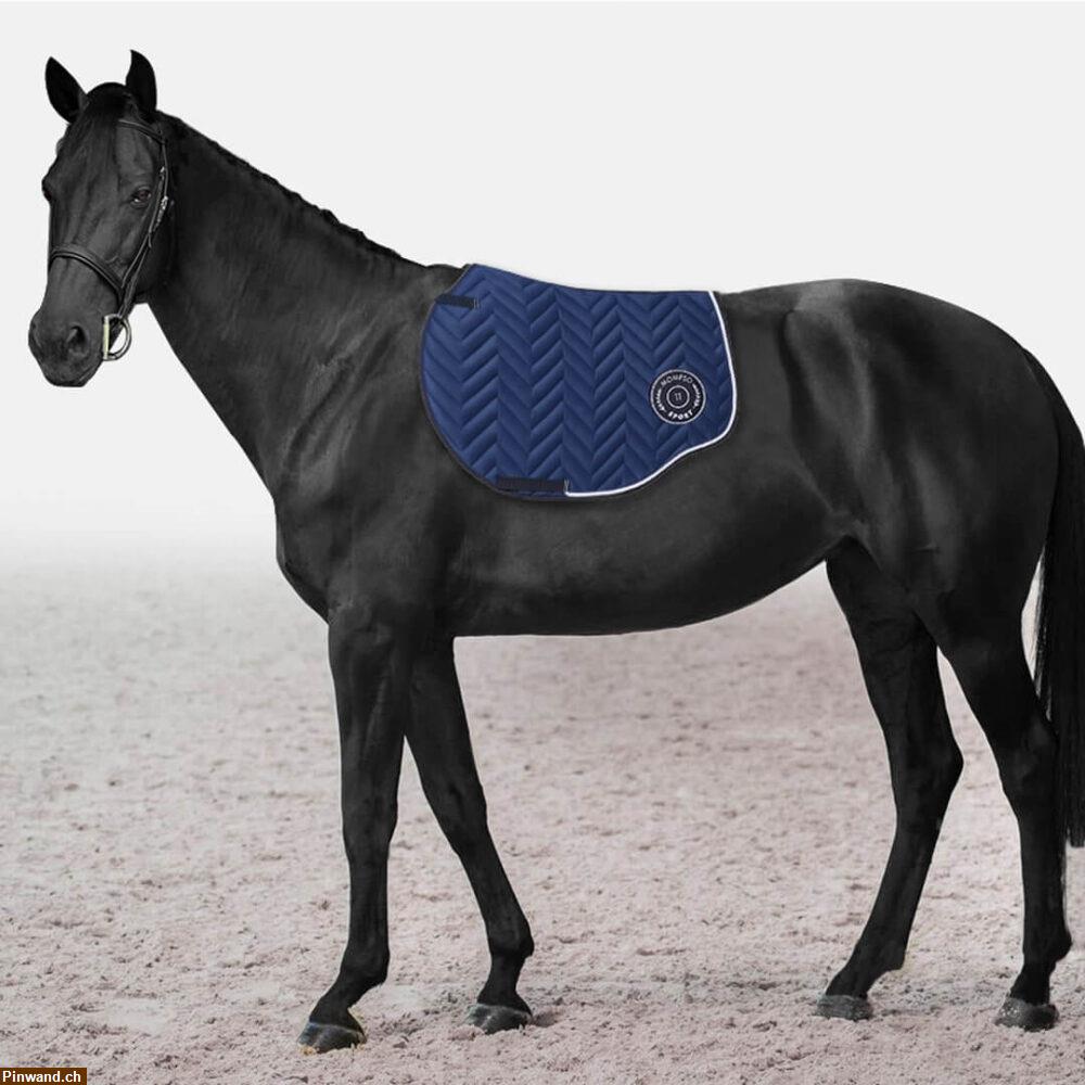 Bild 1: Neue Schabracke in Navyblau Grösse Warmblut