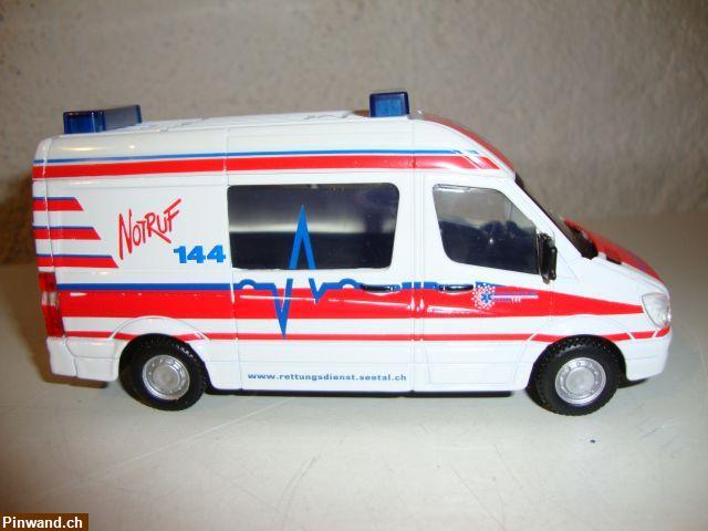 Bild 5: Modellauto Mercedes-Benz Sprinter Ambulance Seetal