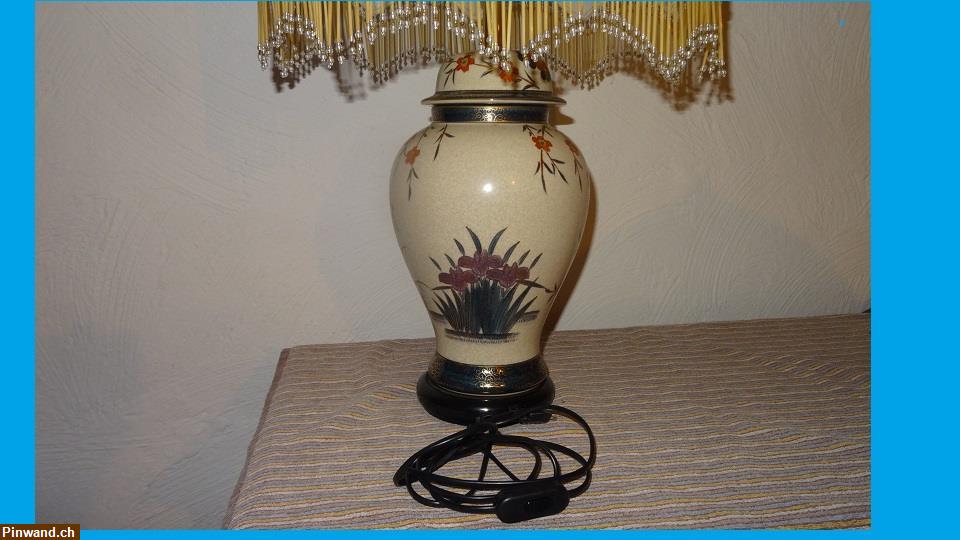 Bild 4: Tischlampen aus Keramik mit Vogel