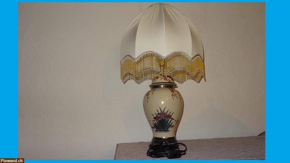 Bild 6: Tischlampen aus Keramik mit Vogel