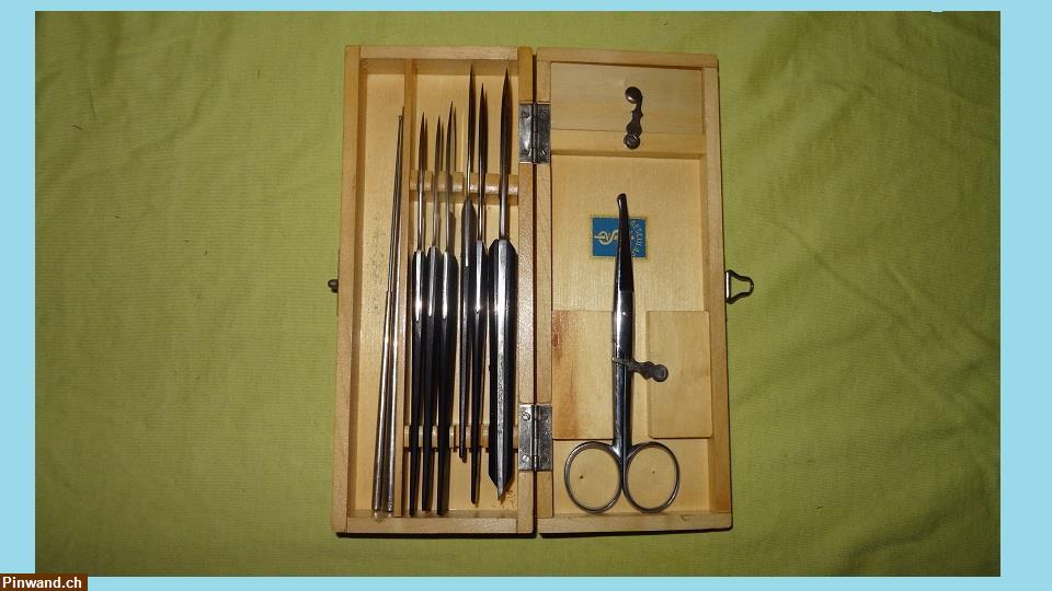 Bild 2: Medizin Instrument Werkzeug Skalpell