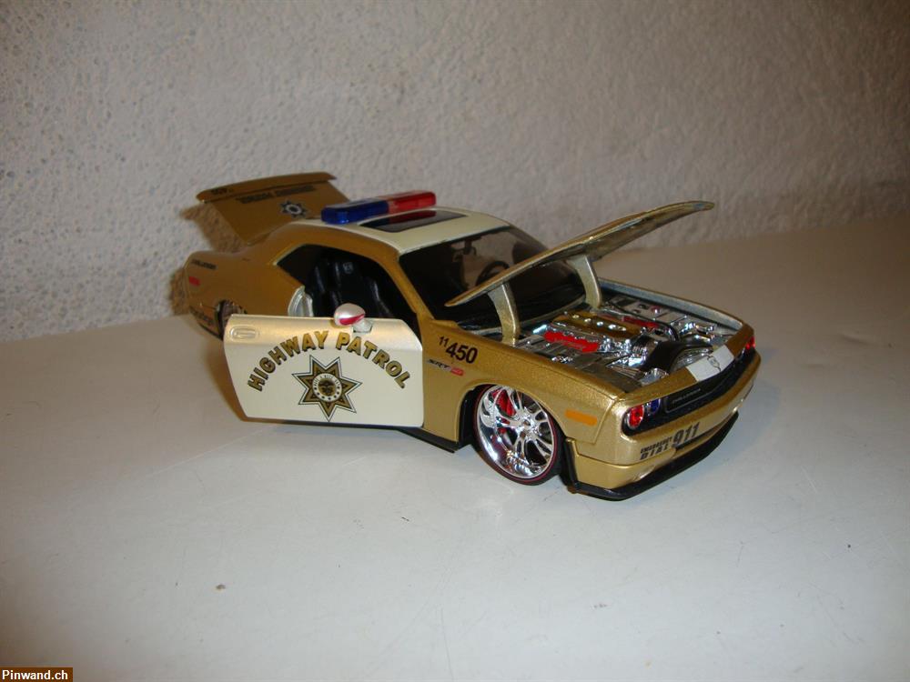 Bild 4: Modellauto Dodge Challenger SRT 8  2008 Highway Patrol