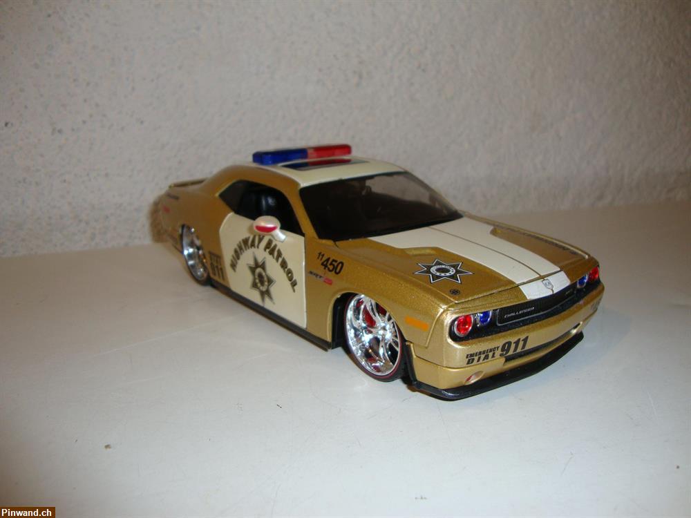 Bild 5: Modellauto Dodge Challenger SRT 8  2008 Highway Patrol