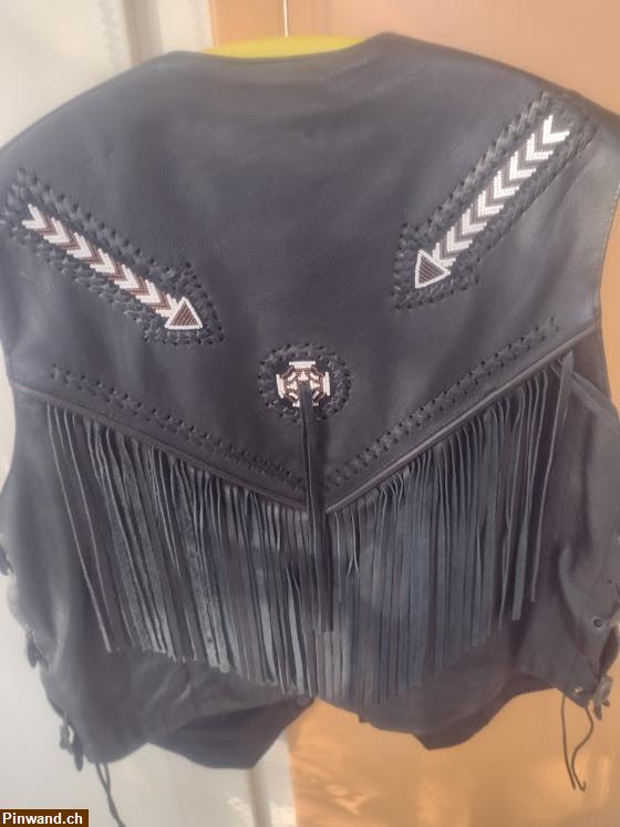 Bild 3: Neuwertiges Leder Western Gilet mit Hut zu verkaufen