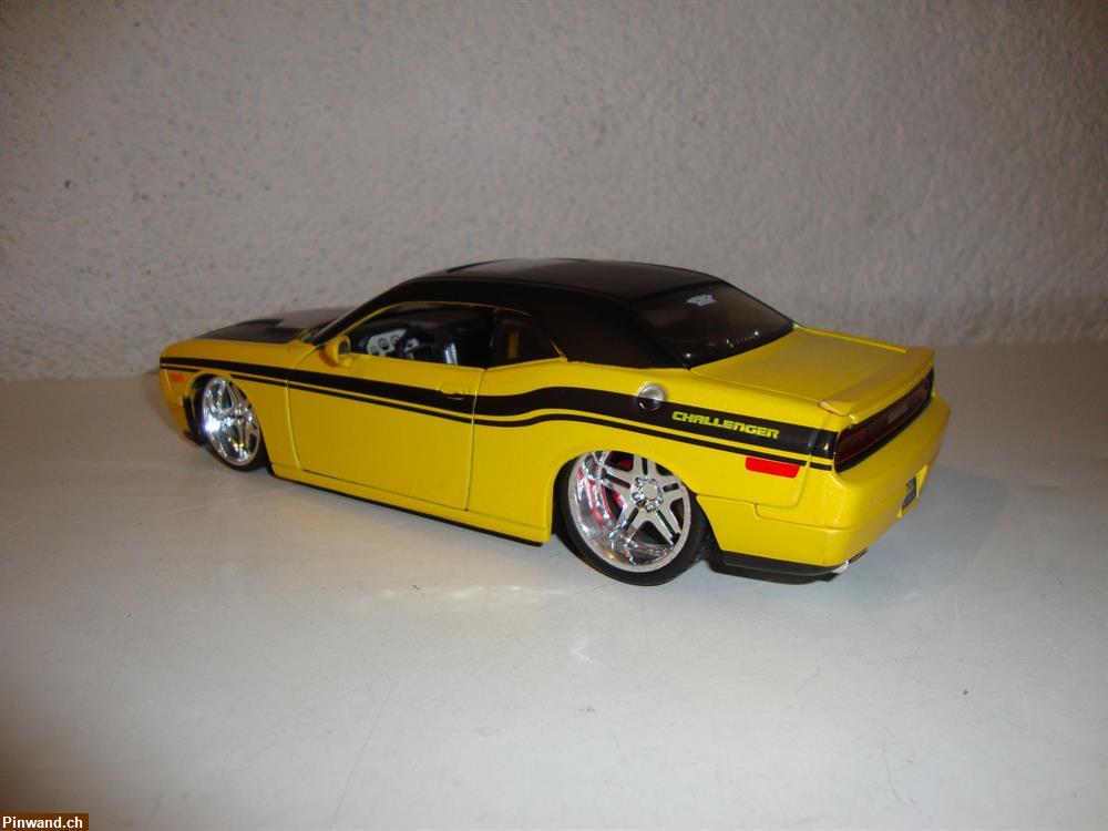 Bild 2: Modellauto: Dodge Challenger SRT8 zu verkaufen