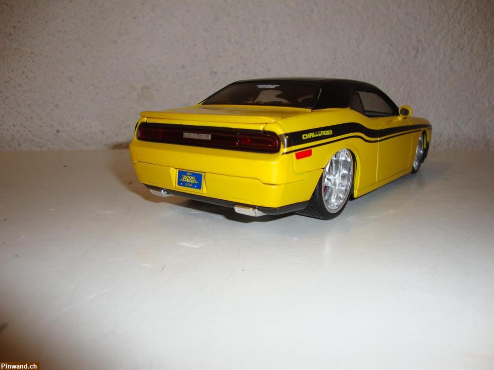 Bild 3: Modellauto: Dodge Challenger SRT8 zu verkaufen