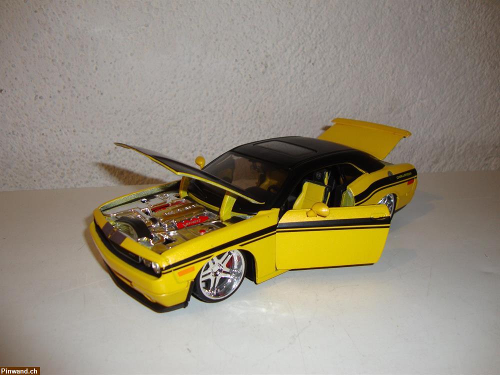 Bild 4: Modellauto: Dodge Challenger SRT8 zu verkaufen