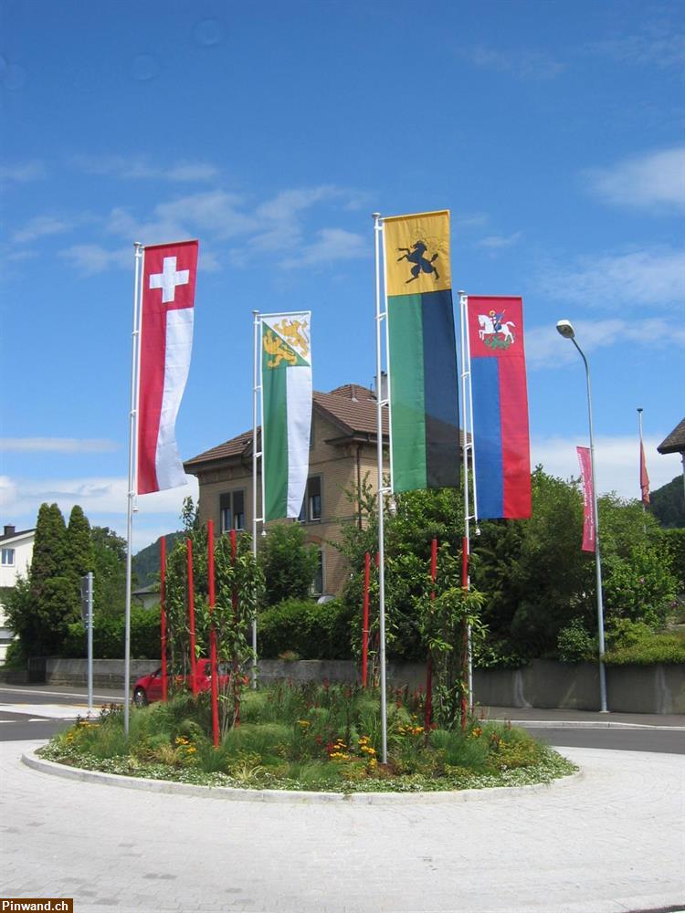 Bild 1: Flagge zeigen mit Schönwald Fahnen: Werbefahnen etc.