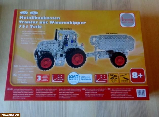 Bild 2: Metallbaukasten Traktor mit Wannenkipper