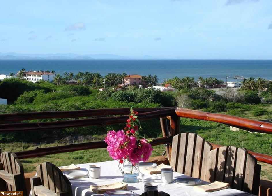 Bild 3: Hotel mit zwei Gebäuden und Pool in El Yague / Venezuela