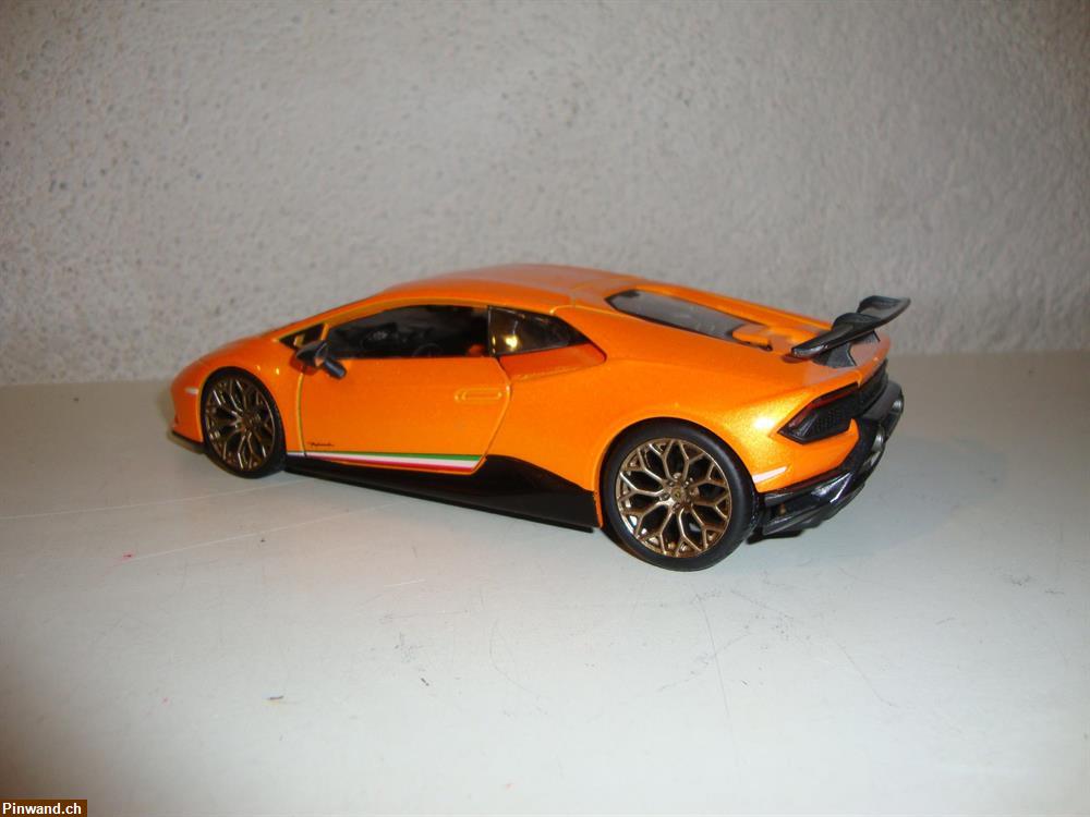 Bild 2: Modellauto Lamborghini Huracan Performante zu verkaufen