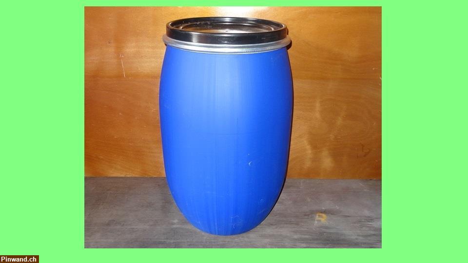 Bild 4: Blaue Kunststofffässer 120 Liter noch 59stk