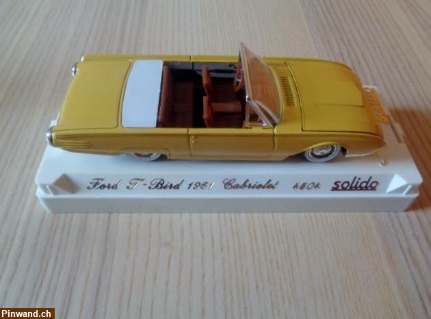 Bild 2: Modellauto Ford T-Bird Cabriolet / 1:43 zu verkaufen