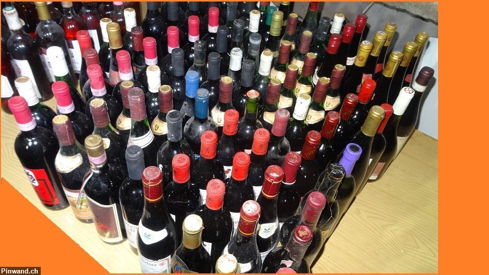 Bild 1: 200 Weinflaschen: Rotwein, Weißwein und Rose