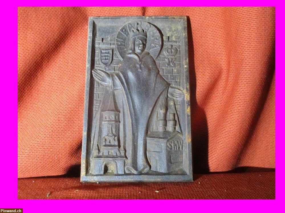 Bild 1: Eisengussplatte mit heiliger Patina zu verkaufen