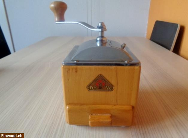 Bild 1: Alte Kaffeemühle aus den 1950-1960iger Hahren zu verkaufen