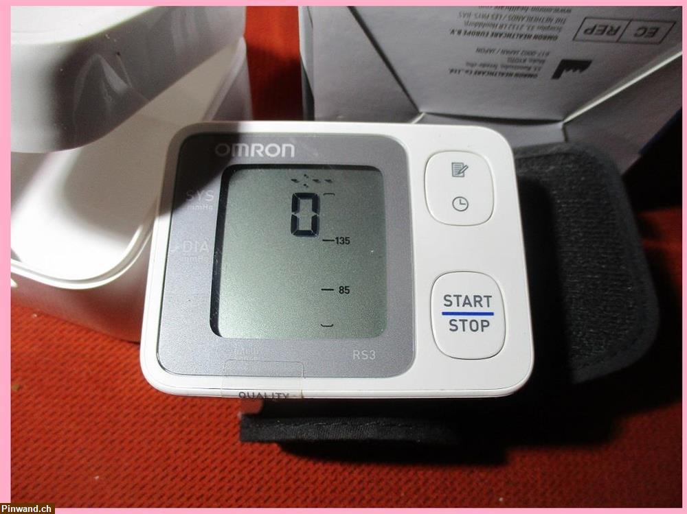 Bild 4: Blutdruckmessgerät OMRON zu verkaufen