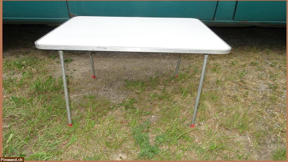 Bild 5: Alter Campingtisch klappbar weiss zu verkaufen