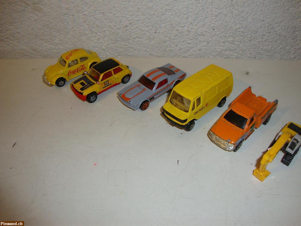 Bild 2: Diverse, alte Spielzeugautos zu verkaufen