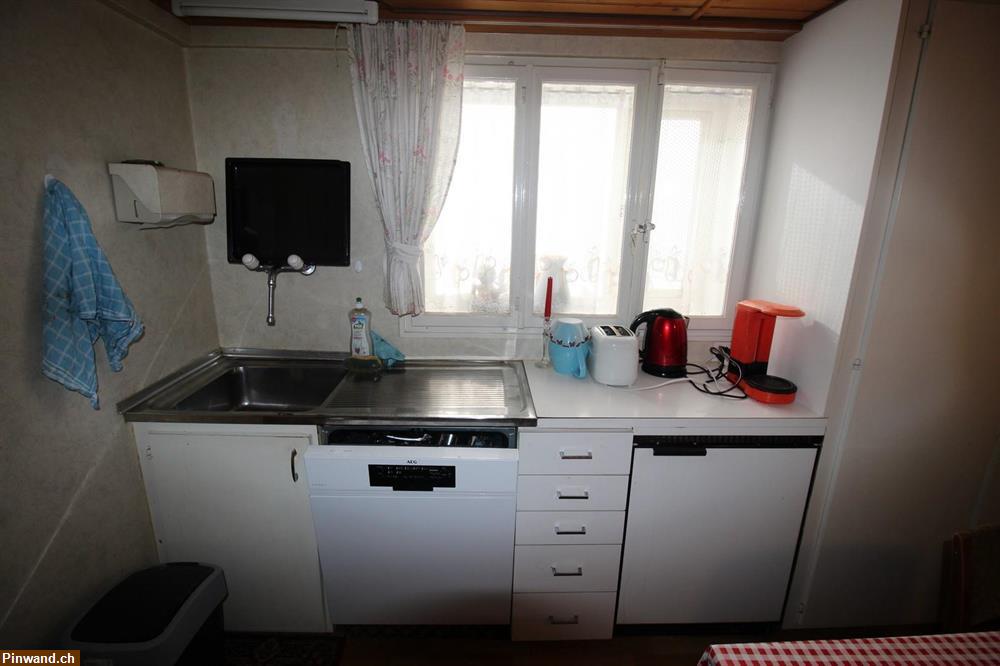Bild 11: Chalethälfte CH-09, grosse 4.5 Zimmerwohnung mit Südbalkon + Studio/Büro