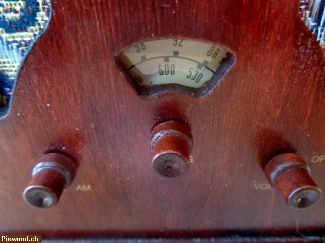 Bild 6: Aelteres Radio in altem Design zu verkaufen