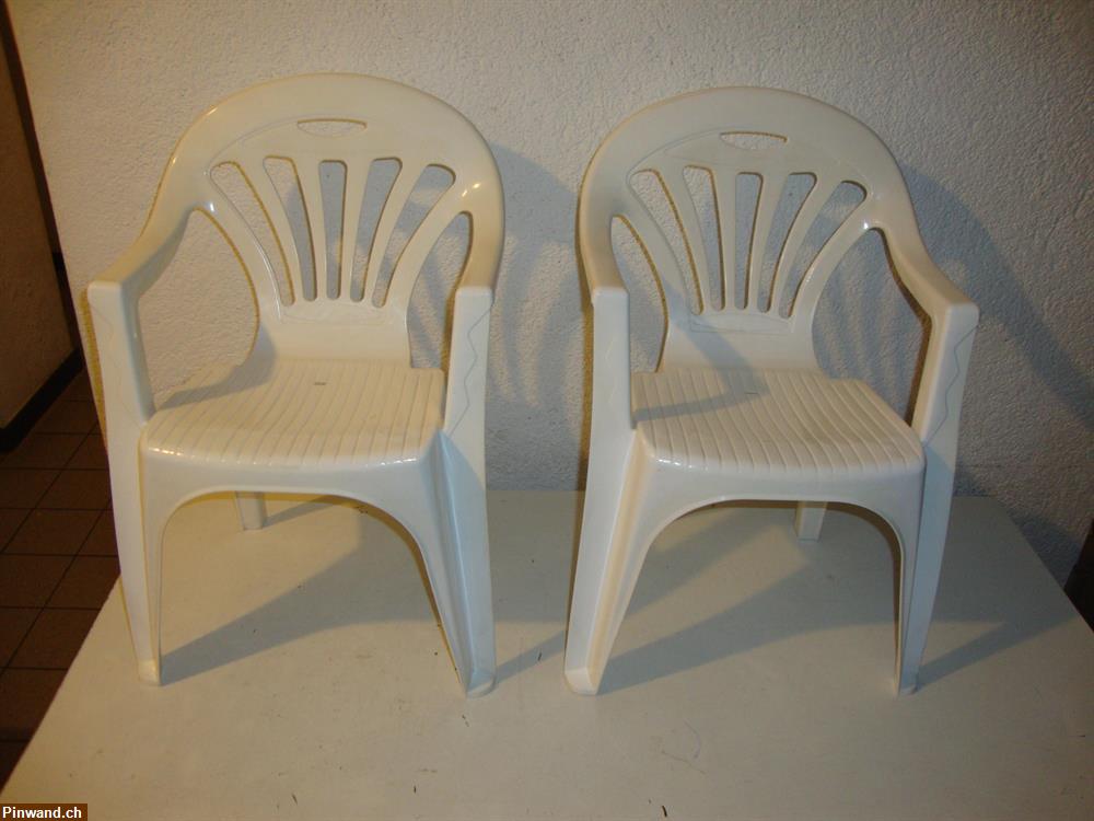 Bild 3: Kindertisch 45 x 45 cm mit Stühlen zu verkaufen