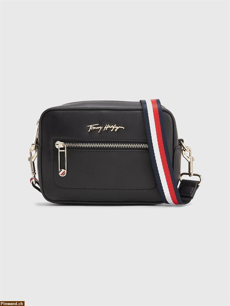 Bild 1: Neuer TOMMY HILFIGER Iconic Camera Bag zu verkaufen