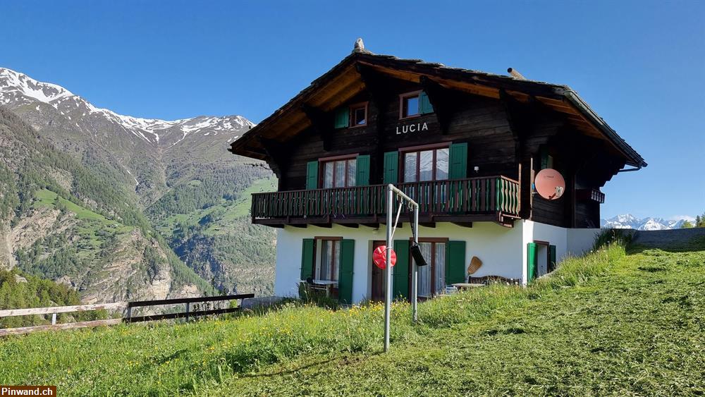 Bild 1: Chalet mit 2 Wohnungen in Grächen VS zu verkaufen