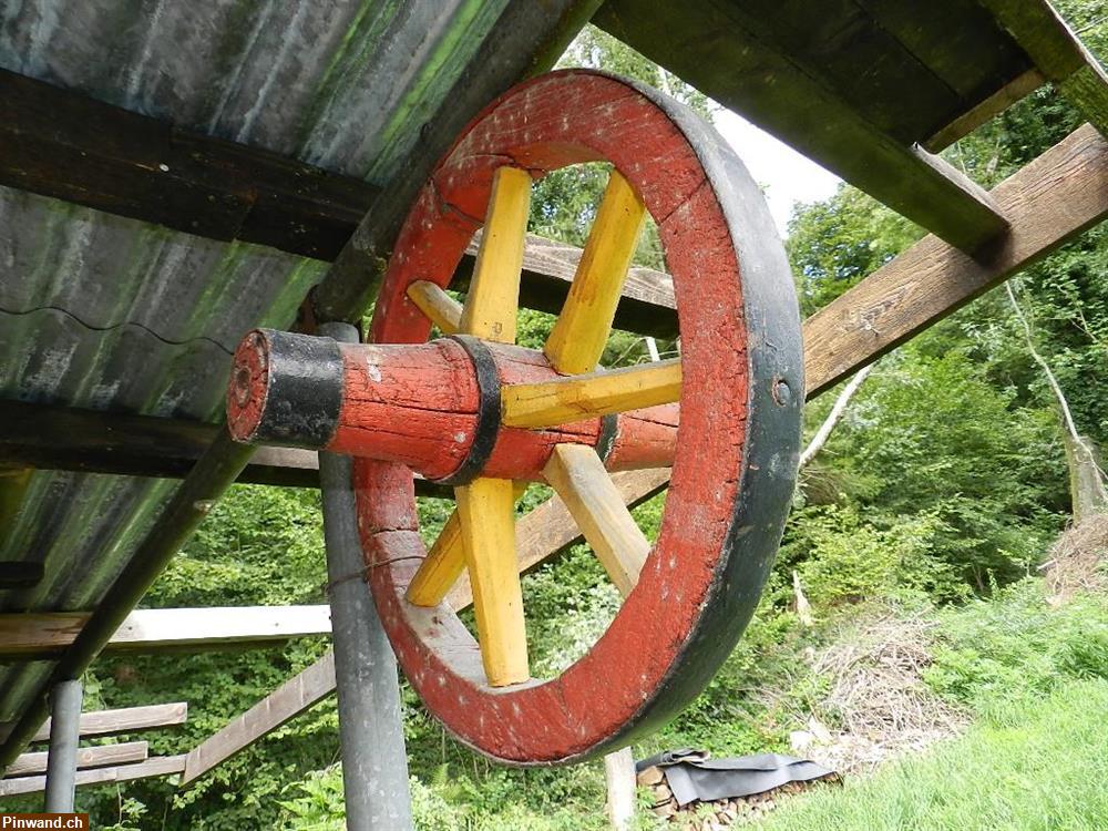 Bild 2: Wagenrad Holz antik alt zu verkaufen