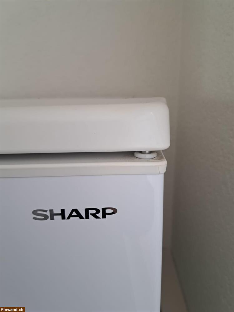 Bild 2: Grosser Kühlschrank Marke Sharp zu verkaufen