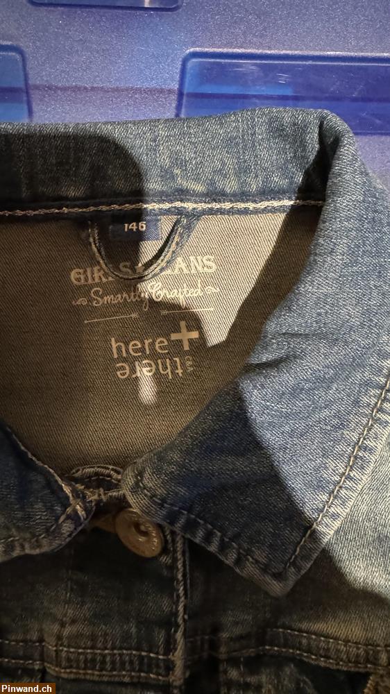 Bild 1: Gut erhaltene Jeans Jacke Gr. 146 zu verkaufen