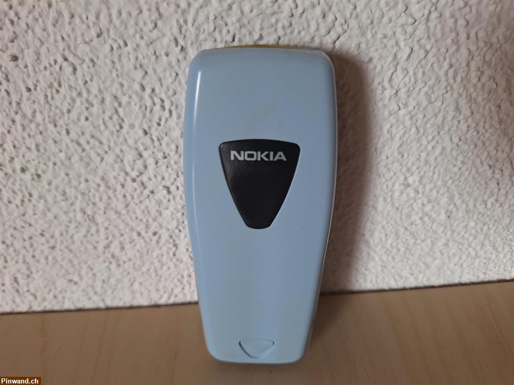 Bild 3: Nokia 3510 + Bedienungsanleitung