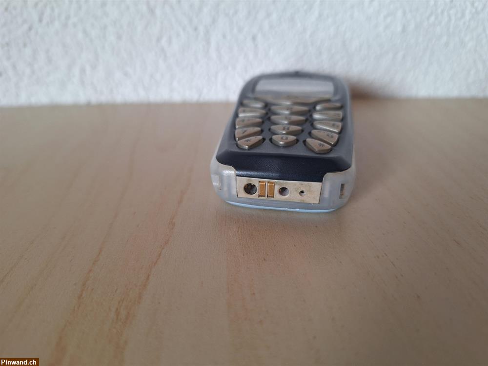 Bild 8: Nokia 3510 + Bedienungsanleitung