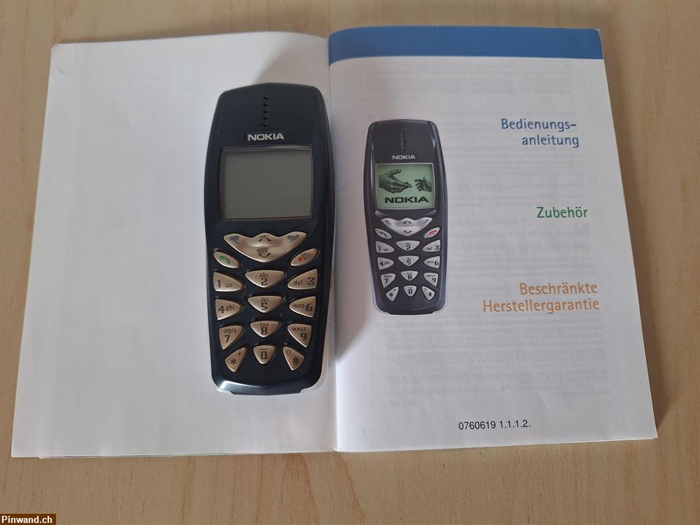 Bild 9: Nokia 3510 + Bedienungsanleitung