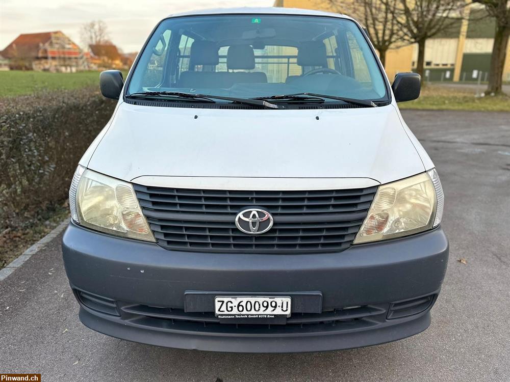 Bild 4: TOYOTA Hiace D-4D Van 4WD SWB