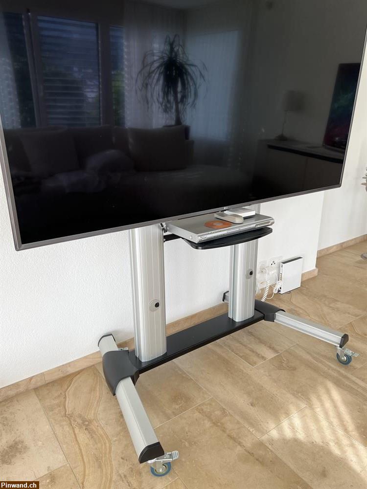 Bild 2: TV Ständer auf Rollen zu verkaufen