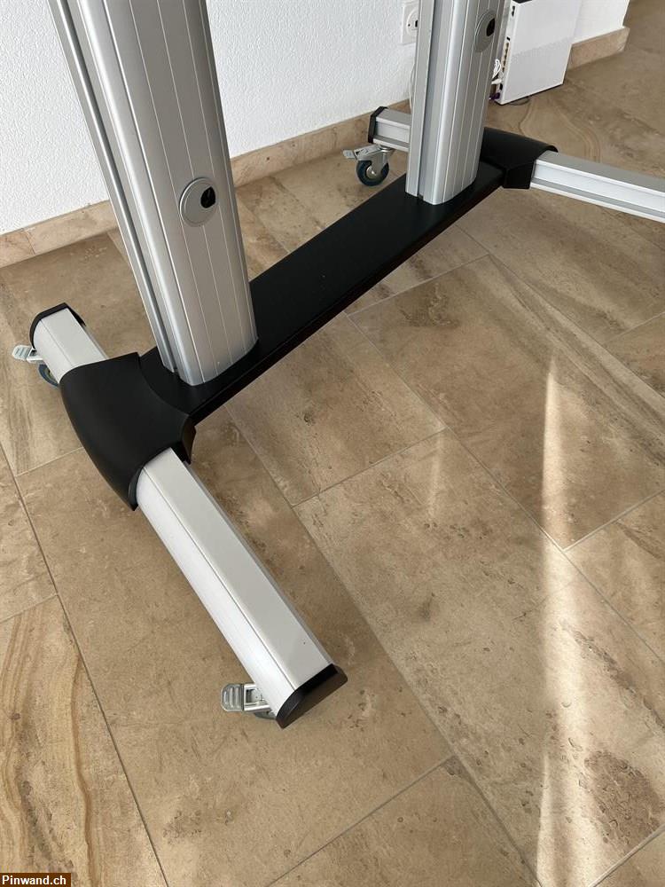 Bild 4: TV Ständer auf Rollen zu verkaufen