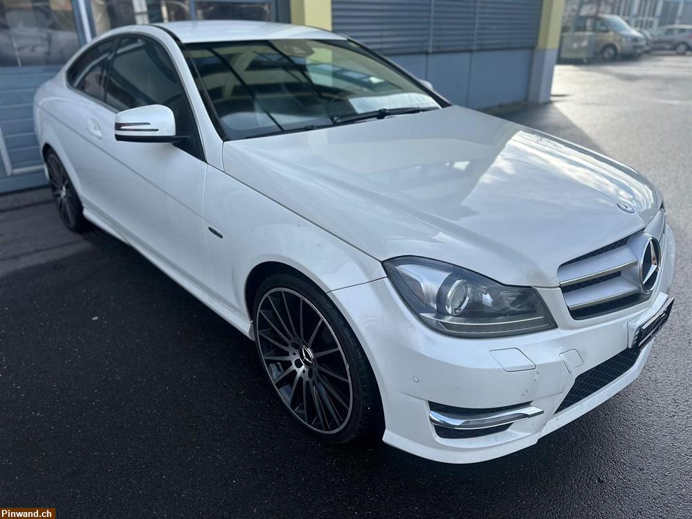 Bild 3: MERCEDES-BENZ C 220 CDI AMG Line Coupé 7G-Tronic White Edition1