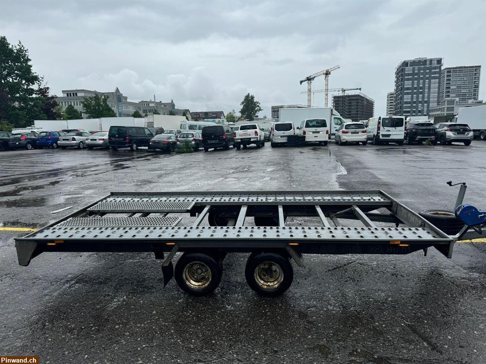 Bild 4: HUMBAUR Autotransporter